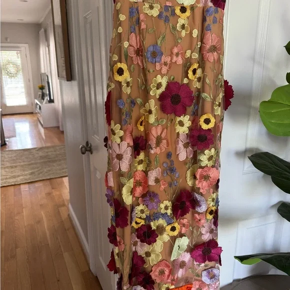 Elliatt Helena Embroidered Dress - Picture 7 of 14